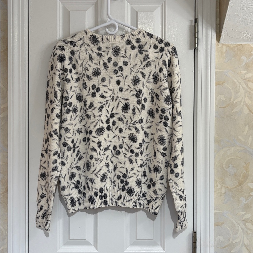 Ann Taylor Floral Knit Cardigan Sweater in Black, Gray and Cream - Picture 6 of 9
